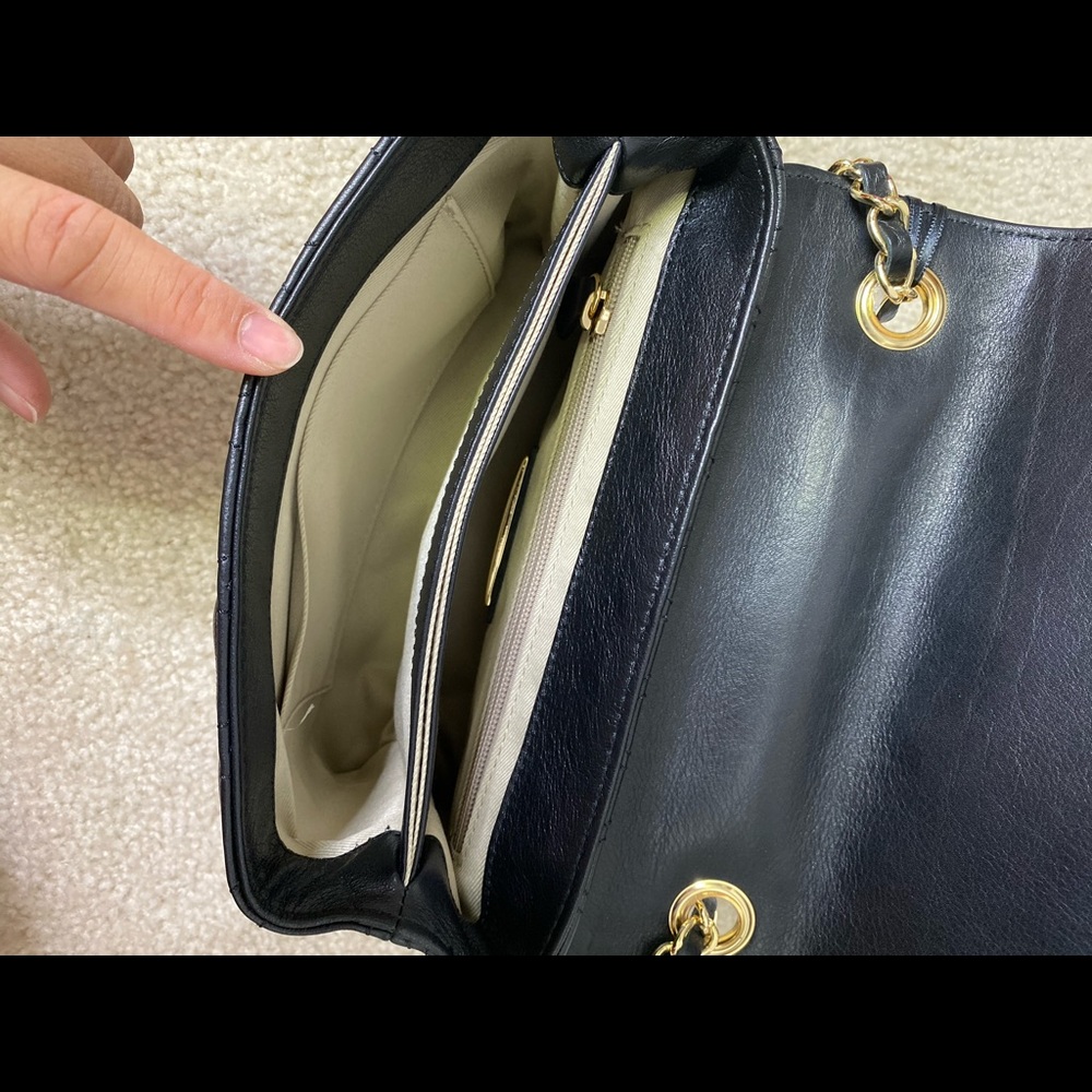 Valentino by Mario Valentino Lynn Shoulder Bag - Picture 10 of 13